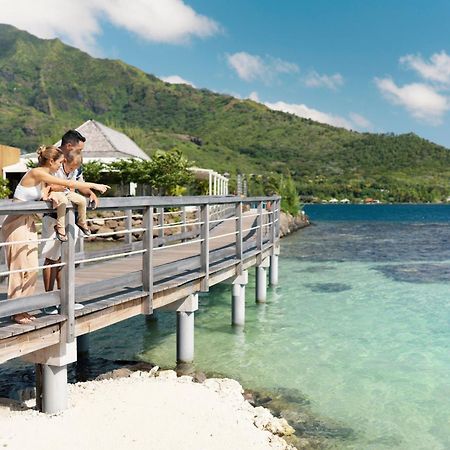 Cook'S Bay Hotel & Suites Paopao エクステリア 写真