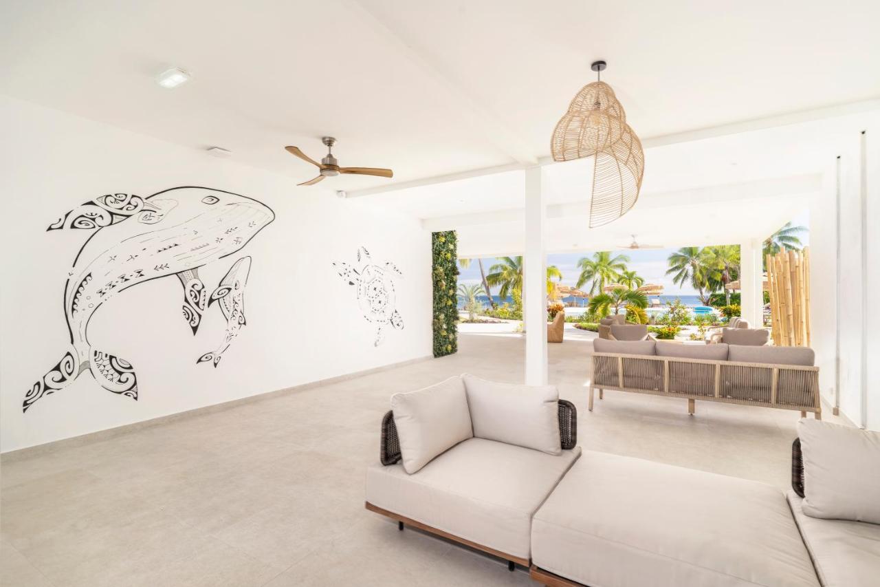 Cook'S Bay Hotel & Suites Paopao エクステリア 写真