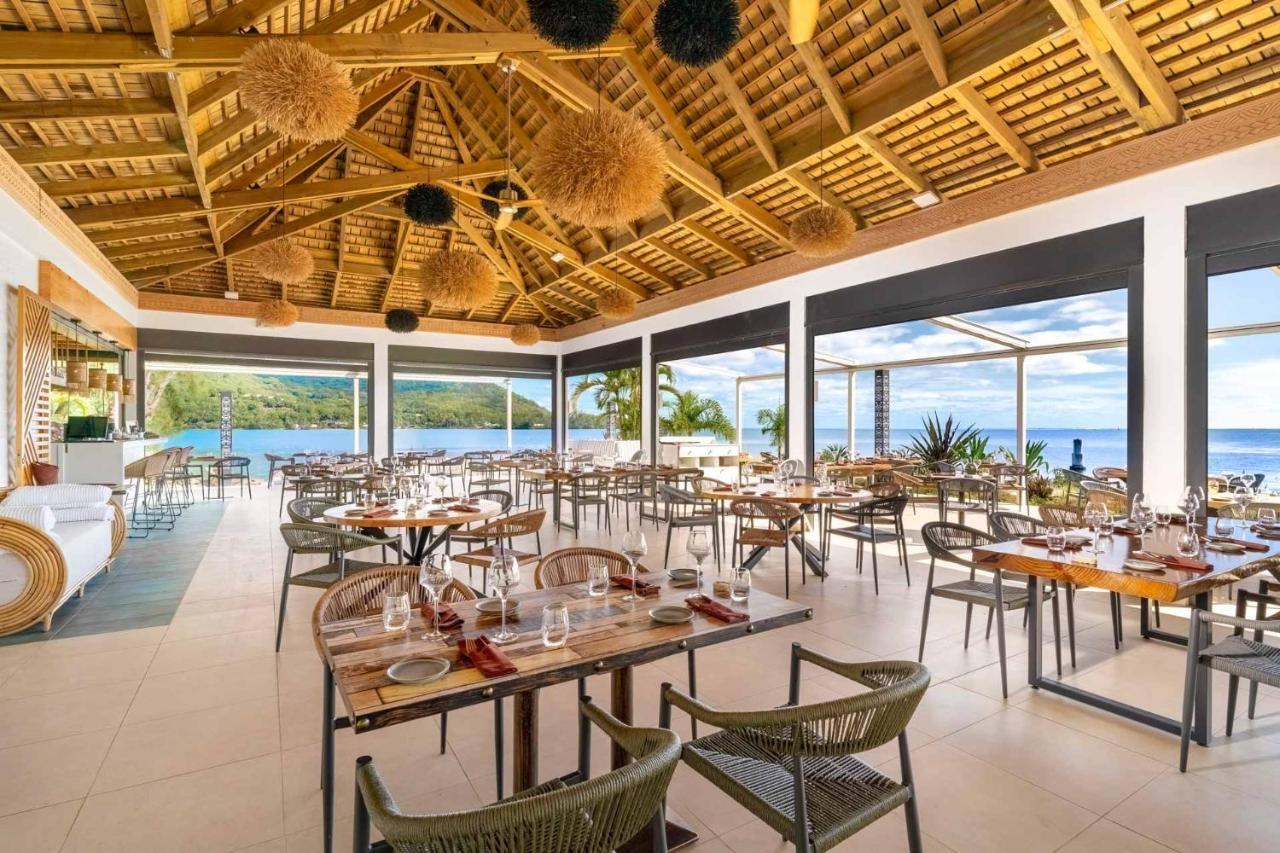 Cook'S Bay Hotel & Suites Paopao エクステリア 写真
