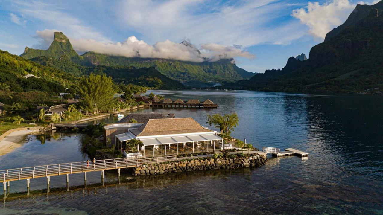 Cook'S Bay Hotel & Suites Paopao エクステリア 写真