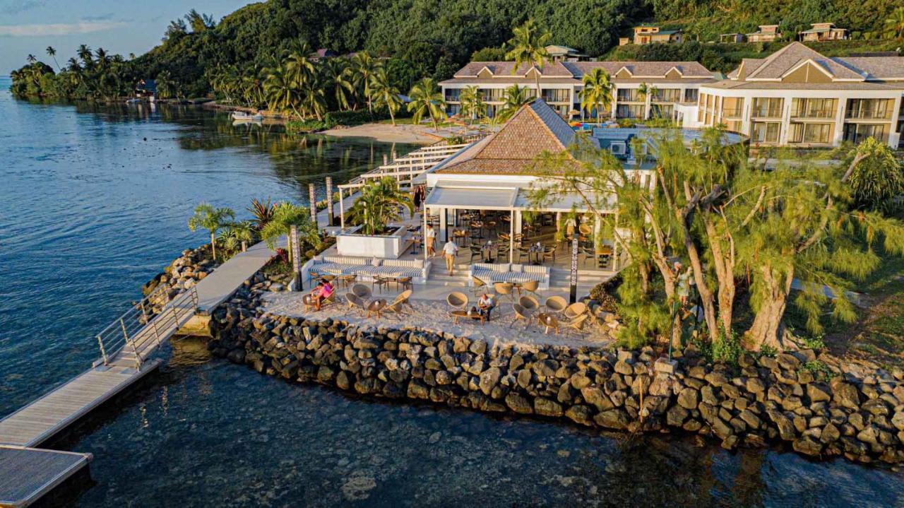 Cook'S Bay Hotel & Suites Paopao エクステリア 写真