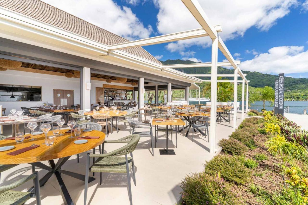 Cook'S Bay Hotel & Suites Paopao エクステリア 写真